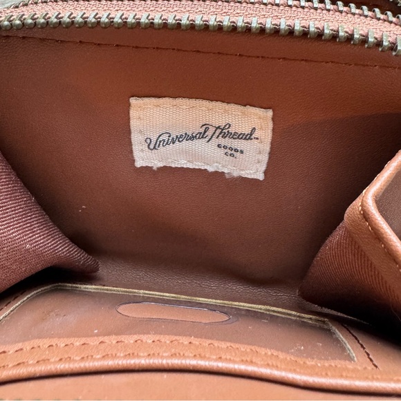 Universal Thread Double Pocket Wallet - Picture 5 of 5